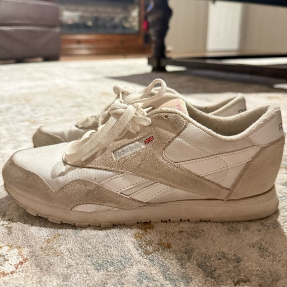 Reebok Women's Classic Cream Sneakers with Pink accent - Picture 2 of 6